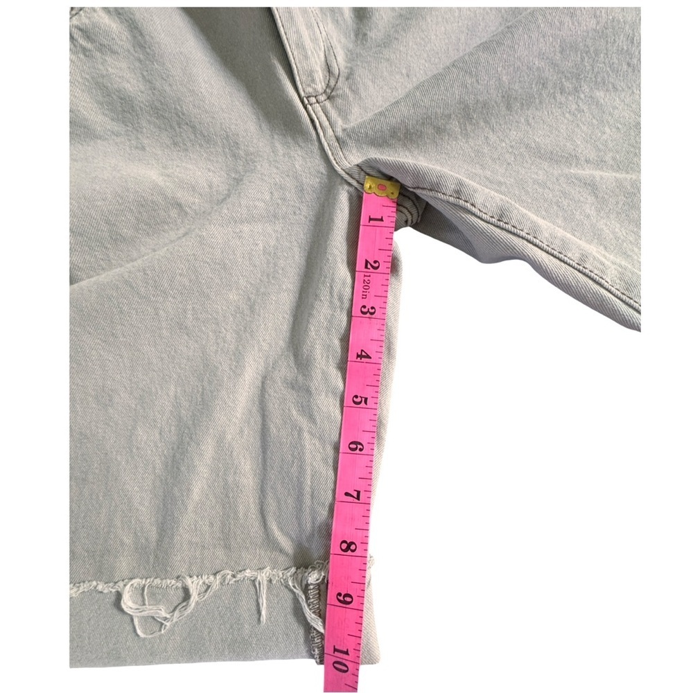Cotton On Low-Rise Baggy Jean Bermuda Shorts in Tan - Picture 4 of 9